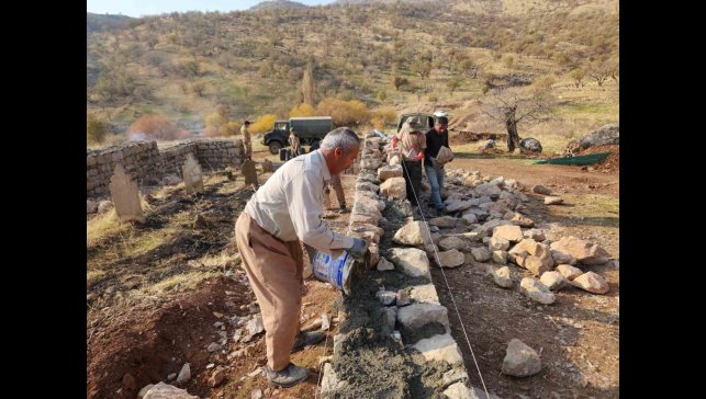 Derecik'te vefa örneği: Şehit mezarlıkları yeniden yapıldı