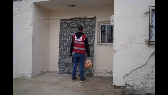 Kızılay'dan günlük bin kişiye sıcak yemek desteği