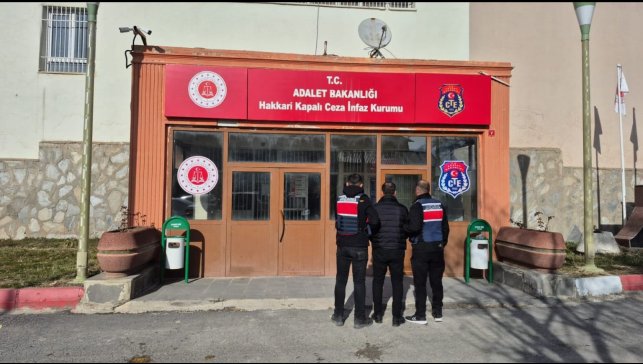 Hakkari'de kesinleşmiş hapis cezasıyla aranan şahıs yakalandı