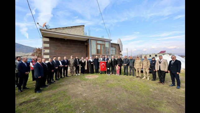 Vali Karakaya'dan şehit ailesine ziyaret