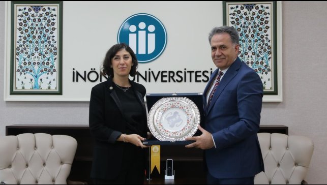 İsmet İnönü'nün torunu Zeynep Bilgehan'dan Rektör Akpolat'a ziyaret