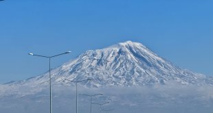 Ağrı Dağı ihtişamıyla göz kamaştırıyor
