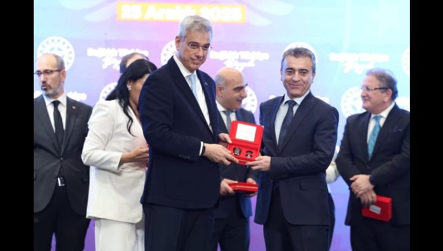 Erzurum'a gelecek ambulansları teslim alındı