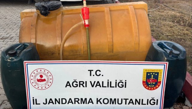 Ağrı’da yolcu otobüsünde 245 litre gümrük kaçağı akaryakıt ele geçirildi