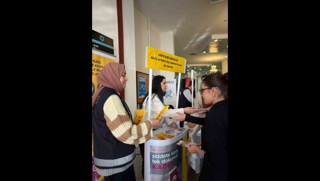 Kars'ta Öğrencilere KADES uygulaması anlatıldı