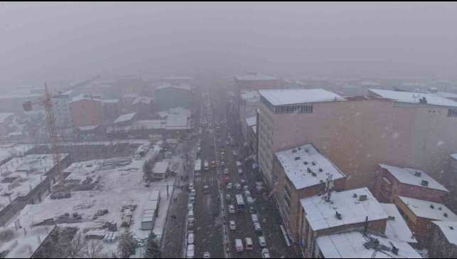 Muş'ta kar yağışı etkili oldu