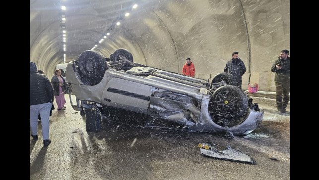 Yüksekova'da trafik kazası: 3 yaralı