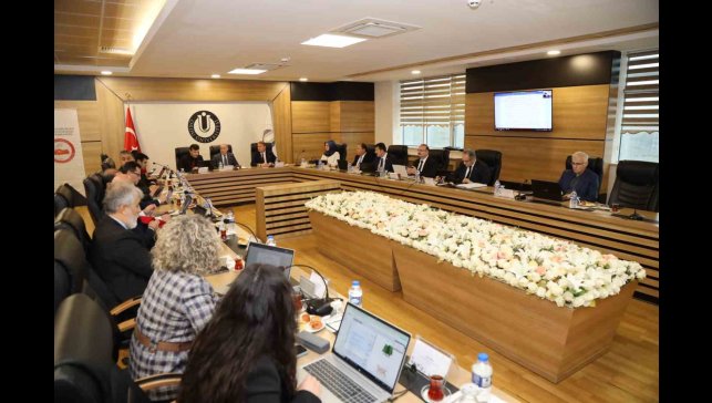 Rektör Hacımüftüoğlu, ÜAK yönetim kurulu toplantısına katıldı