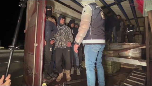 Kaçak göçmenlerin umuda yolculuğu Erzurum'da bitti