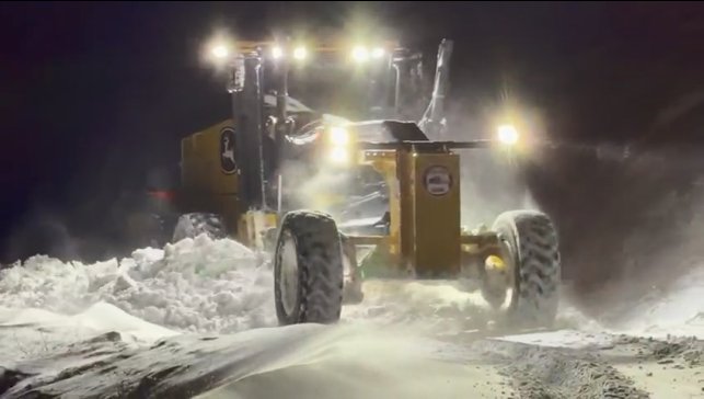 Elazığ'da kapalı 108 köy yolunda çalışmalar sürüyor