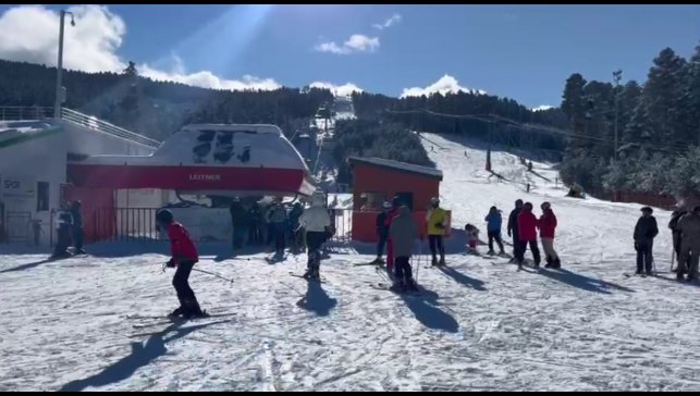 Sarıkamış Kayak Merkezi'nde hafta sonu yoğunluğu