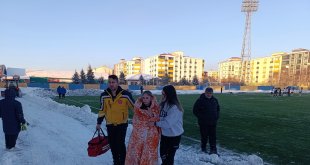 Kar ve soğuğa rağmen Ağrı Kadın Futbol Takımı'ndan 4 gollü galibiyet