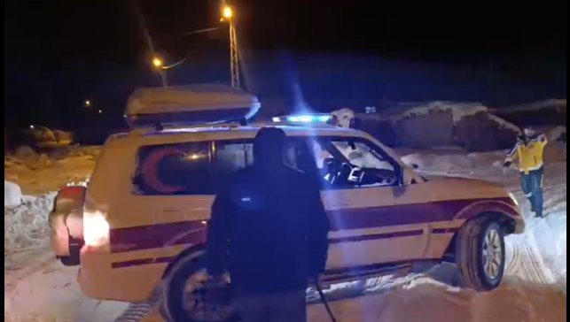 Iğdır'da karla kapanan köyde yaralanan vatandaşa ekipler ulaştı