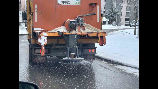 Battalgazi'de karla mücadele aralıksız sürüyor