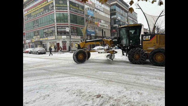 Bingöl'de beklenen kar yağışı başladı