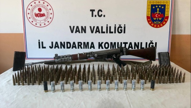 Van'da silah ve mühimmat ele geçirildi