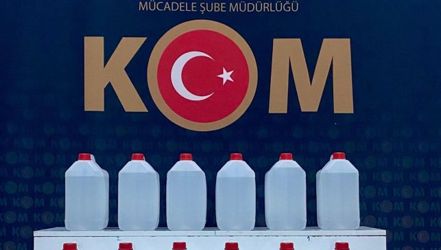 Kars'ta sahte içki operasyonunda 13 zanlı yakalandı