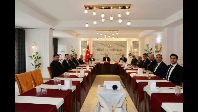 Fırat Üniversitesi paydaşları ile bir araya geldi