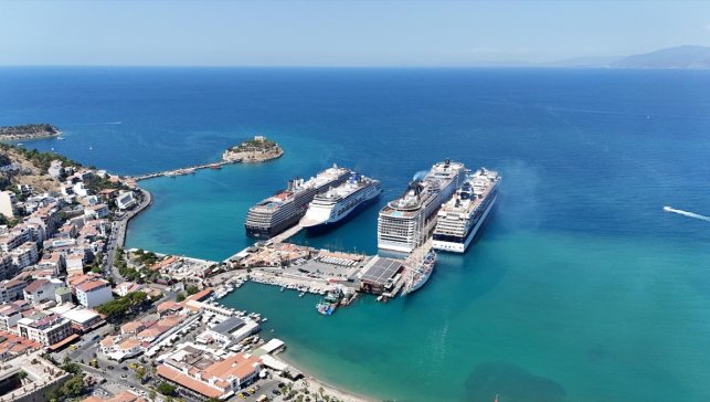 Ege Port Kuşadası 2025'i 617 kruvaziyer seferle tamamladı