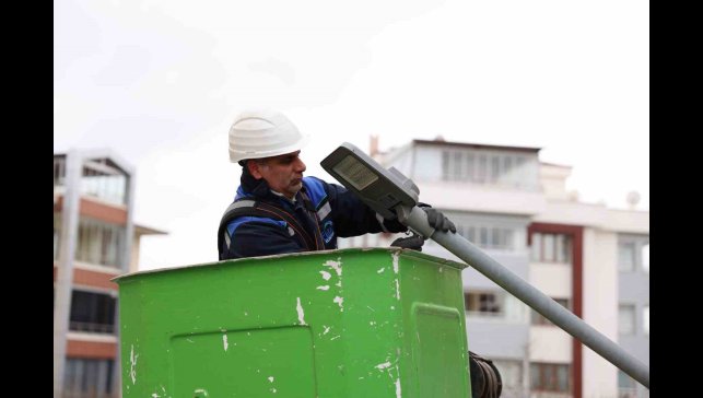 Fırat EDAŞ'tan şehir aydınlatmasına 13 milyon lirayı aşan yatırım