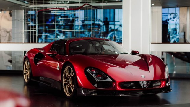 Alfa Romeo'nun 33 Stradale modeli müzeye geri dönüyor