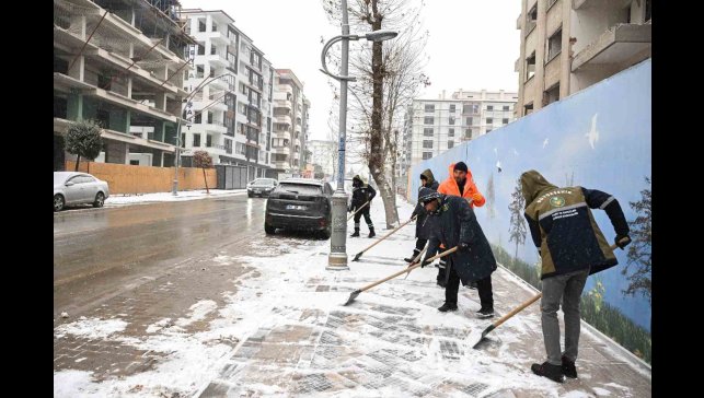 149 mahallede yol açma çalışmaları devam ediyor