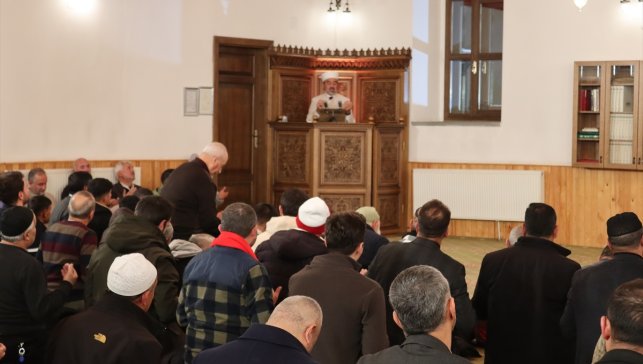 Kars'ta Sarıkamış şehitleri anısına meşaleli yürüyüş yapıldı