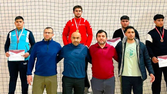Ağrılı güreşçilerden büyük başarı: 4 sporcu Türkiye Şampiyonası finallerinde