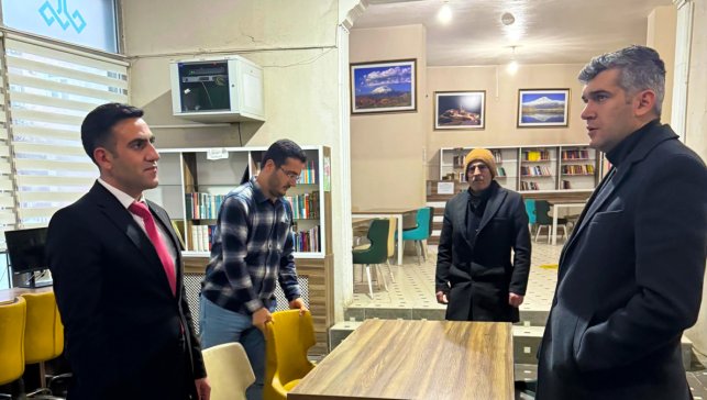Diyadin Kaymakamı Korkusuz İlçe Halk Kütüphanesi’ni ziyaret etti