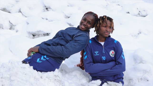 Afrika sıcağından 2 metrelik kara: Hakkarigücü’nün yabancı futbolcuları Hakkari’ye böyle alıştı