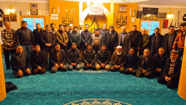 Soğuk Bir Sabah, Dolu Bir Cami: Diyadin’de Üç Aylar Sabah Namazıyla Karşılandı