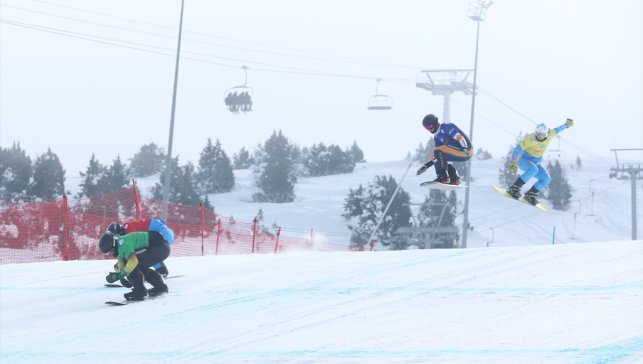 Erzincan'da Snowboard Cross Avrupa Kupası yarışları sona erdi