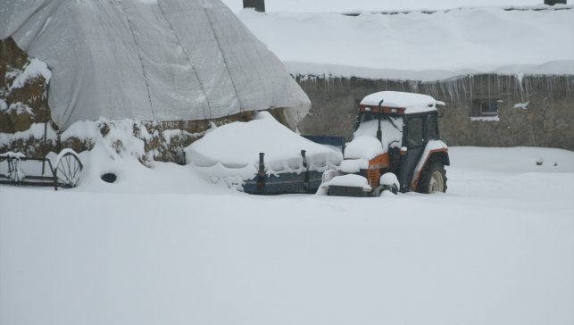 Doğu Anadolu'daki 4 ilde 1225 yerleşim yerine ulaşım sağlanamıyor