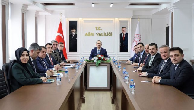 Vali Önder Bozkurt başkanlığında Ağrı’da mülki idare amirleri toplantısı