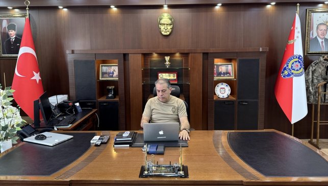 Ardahan İl Emniyet Müdürü Tüzün, AA'nın "Yılın Kareleri" oylamasına katıldı