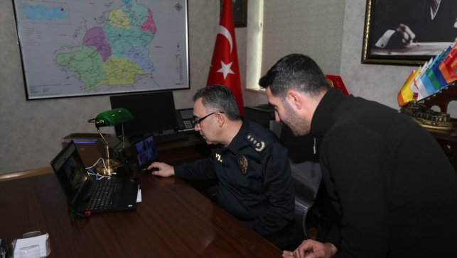 Kars Emniyet Müdürü Tombul, AA'nın "Yılın Kareleri" oylamasına katıldı