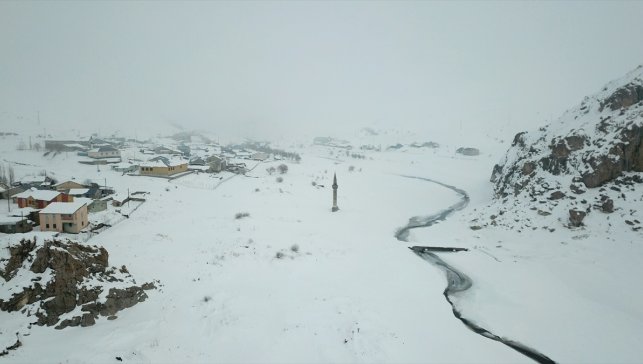 Doğu Anadolu'da 5 ilde 147 yerleşim yerine ulaşım sağlanamıyor
