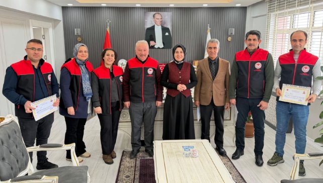 Taşlıçay’da sahipli köpeklere dijital kimlik: İlçe Tarım ekiplerine başarı belgesi