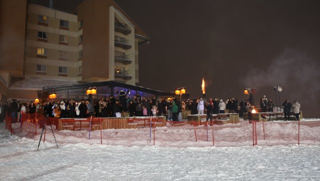 Palandöken ve Sarıkamış kayak merkezlerinde yeni yıl coşkusu