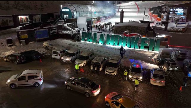 Palandöken Kayak Merkezi'nde jandarma ve polis ekipleri yoğun güvenlik önlemi aldı