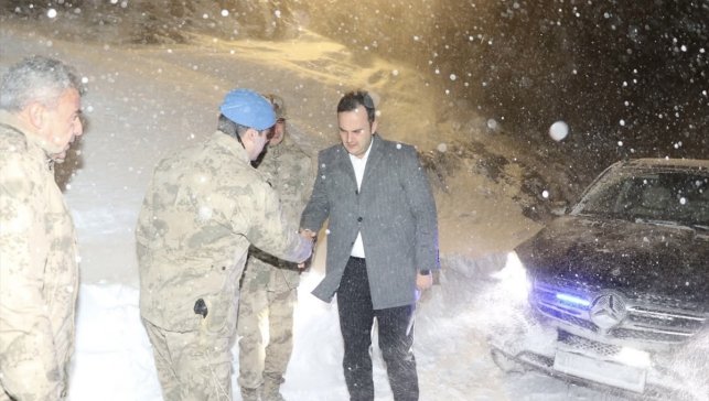 Derecik Kaymakamı Demirci, güvenlik güçlerinin yeni yılını kutladı