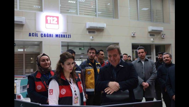 Vali Aydoğdu'dan 112 Acil Çağrı Merkezi'ne yılbaşı ziyareti