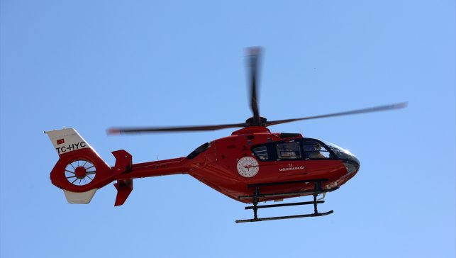 Ambulans helikopter zorlu coğrafyada hayat uçuşu gerçekleştiriyor