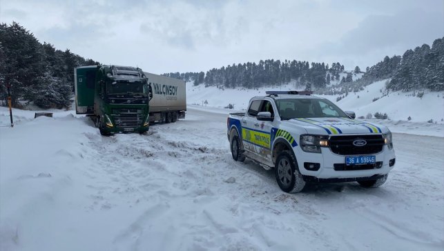 Erzurum, Tunceli, Ardahan ve Kars'ta 1540 yerleşim yeri ulaşıma kapandı
