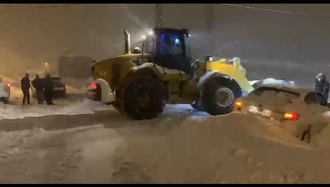 Muş'ta kar yağışı: 345 köy yolu ulaşıma kapandı