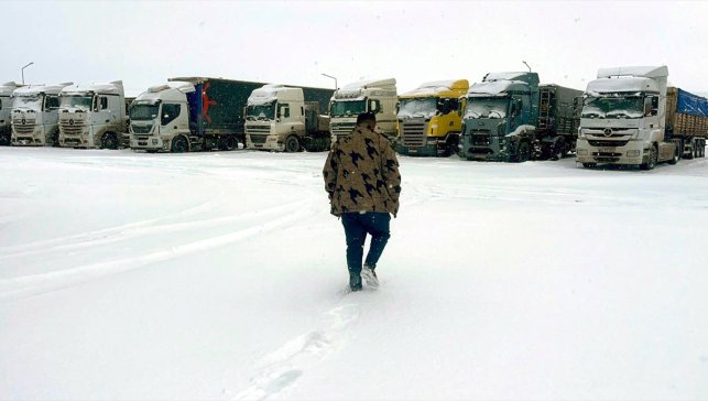 Ardahan'da kapanan Türkgözü-Posof-Damal yolu kontrollü ulaşıma açıldı
