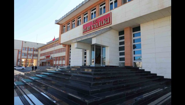 Ağrı'da eğitime kar engeli