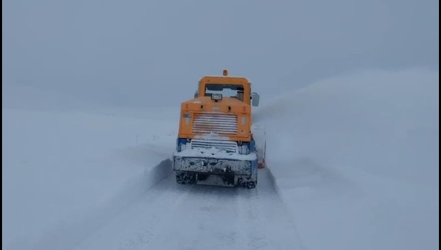 Kars'ta 143 köy yolu ulaşıma kapandı