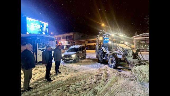Akçadağ Belediyesi'nin kar mesaisi sürüyor