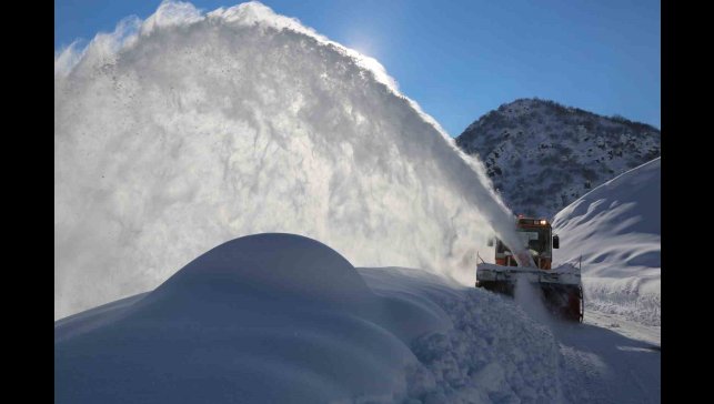 Erzincan'da 449 köy yolu ulaşıma kapandı